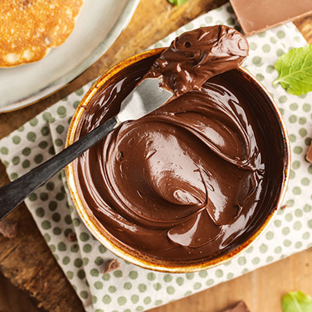 Pastaların Vazgeçilmezi: Çikolatalı Pastacı Kreması