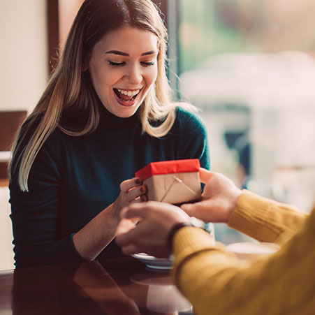 En Yakın Arkadaşa Alınabilecek 5 Hediye Önerisi