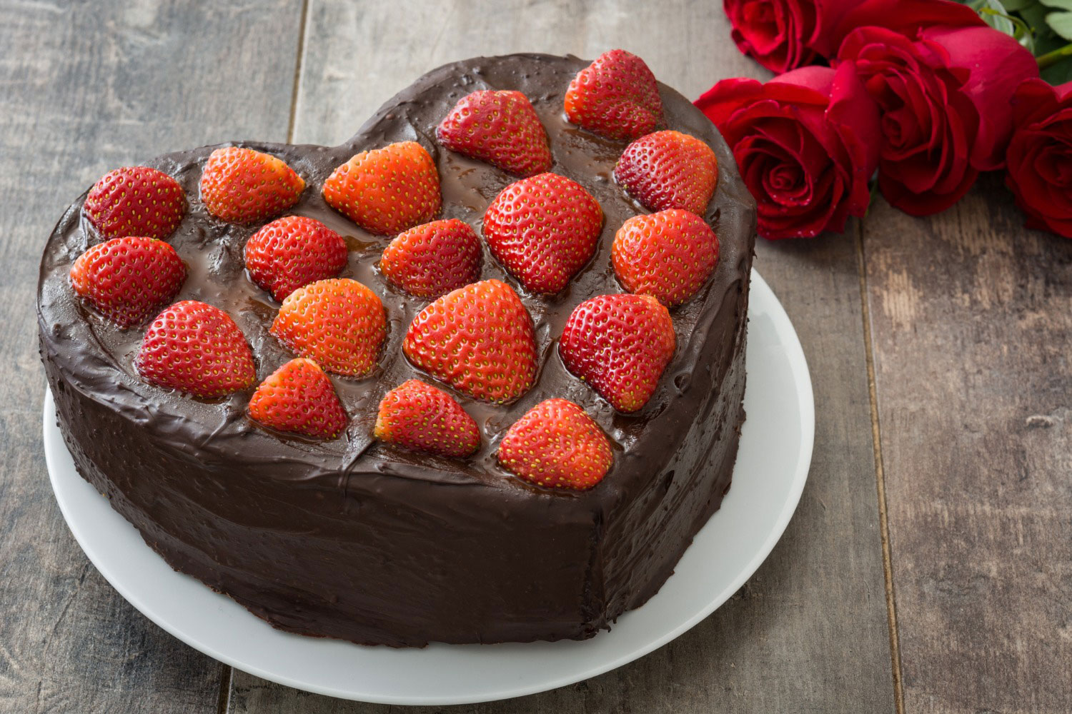 Sevginizi Göstermenin En Tatlı Yolu: Kalp Pasta Tarifi