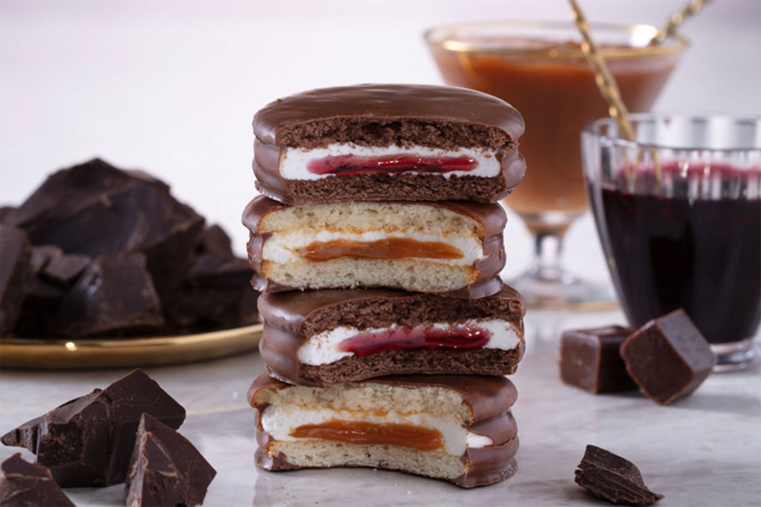 Luppo Sandviç Kek Tadında: Vişneli ve Çikolatalı Pasta Tarifi