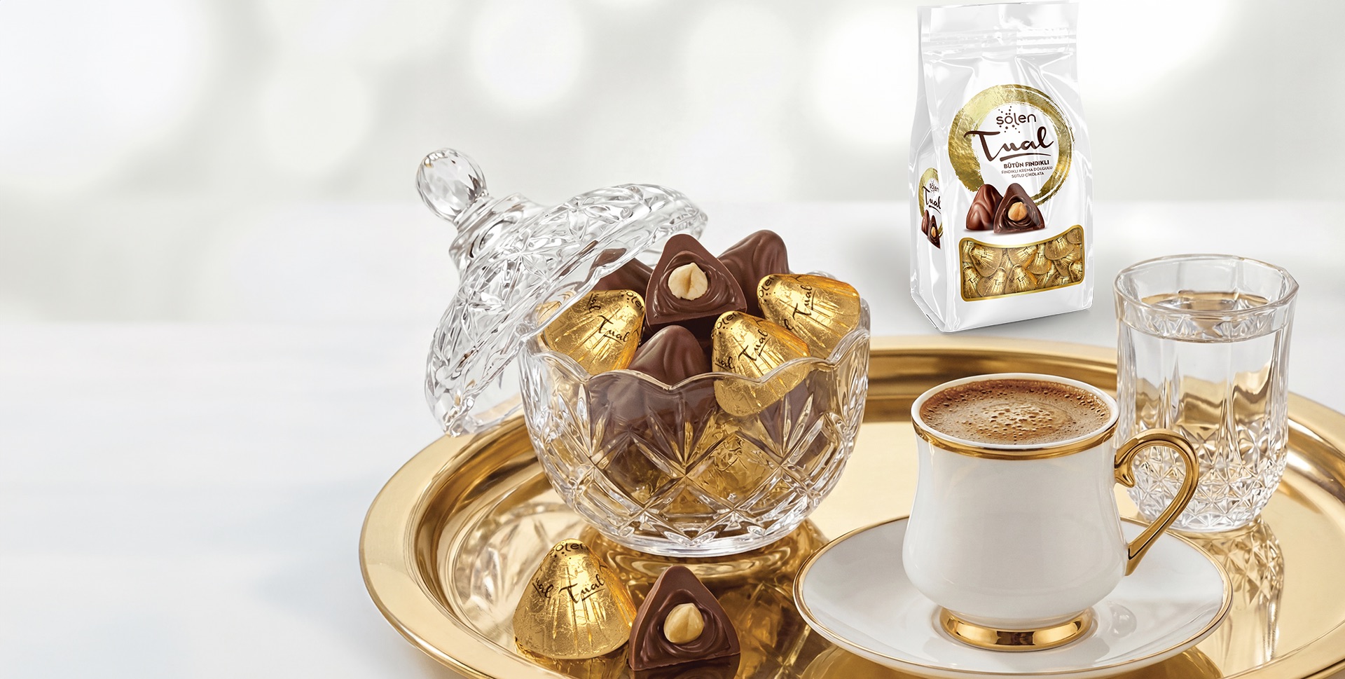 Bütün Fındıklı Dolgulu Sütlü Çikolata