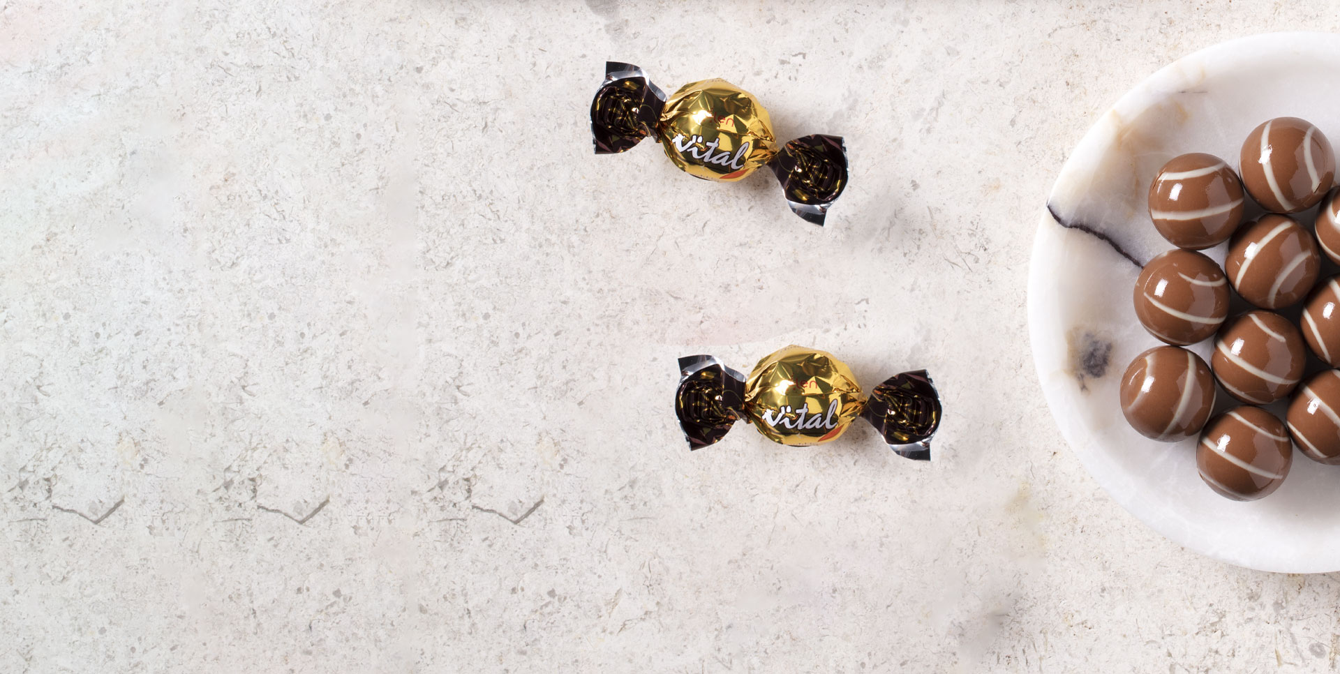 Bütün Fındıklı Dolgulu Sütlü Çikolata