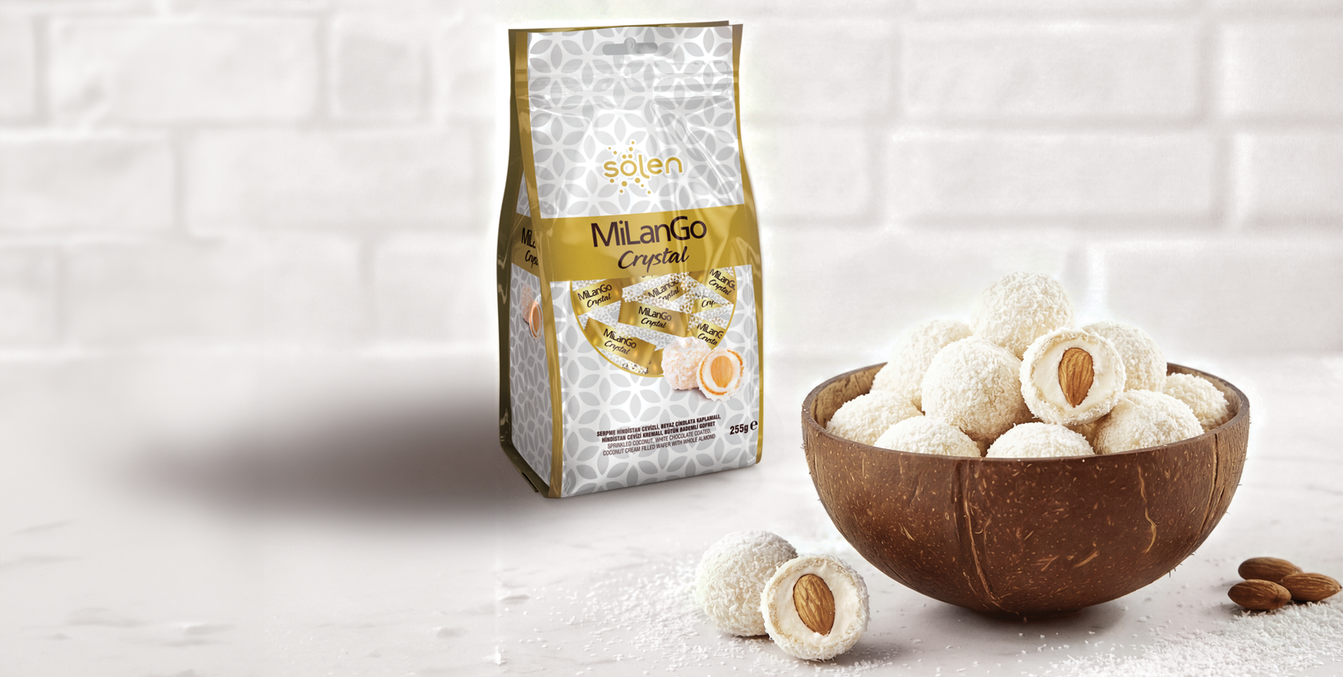 Crystal Hindistan Cevizli Kremalı Bütün Bademli Gofret